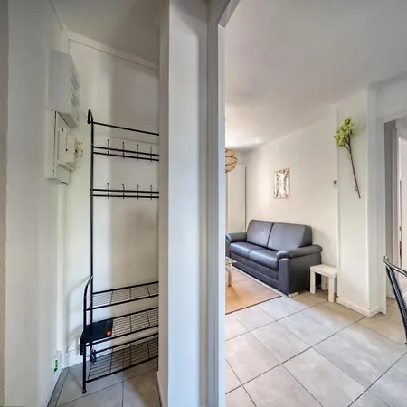 Le Theatre Du Cours Apartment