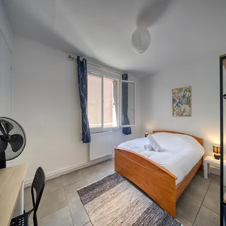 Le Theatre Du Cours Apartment